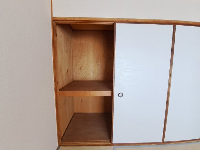 若草ハイツの収納