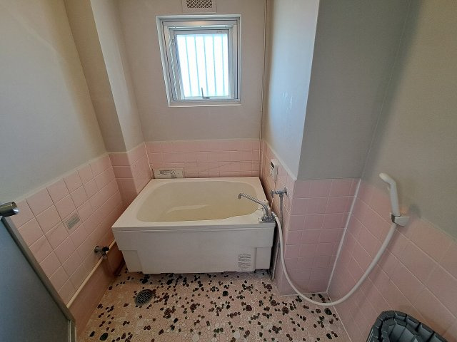 若草ハイツの浴室