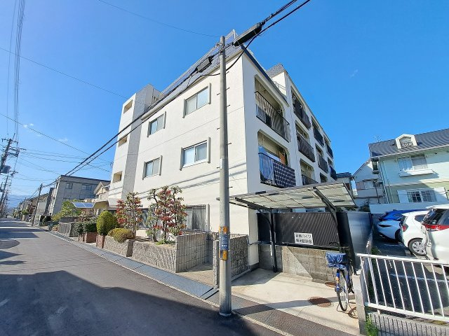 若草ハイツの外観