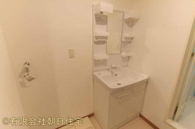 山下アパートの洗面所