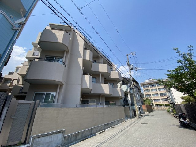 アプリーレ御影の外観