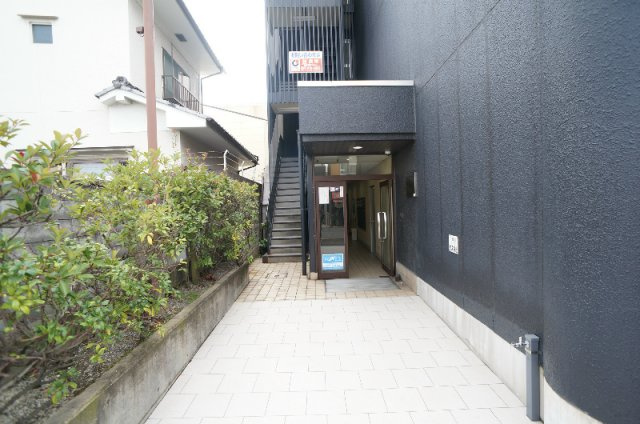 なごみハイツのエントランス
