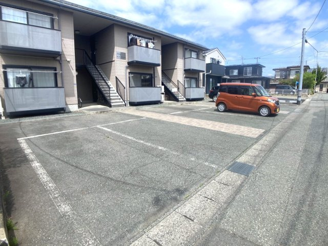 エス・フラットの駐車場