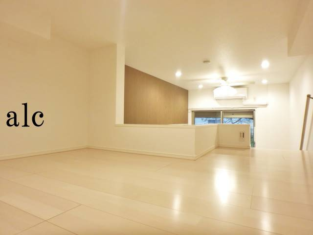 stage上石神井（ステージ）の内装|明るい色調の室内です