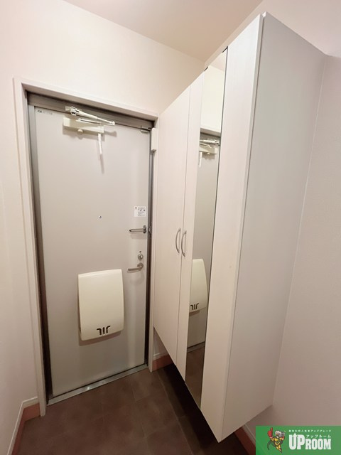 ウィステリアの玄関