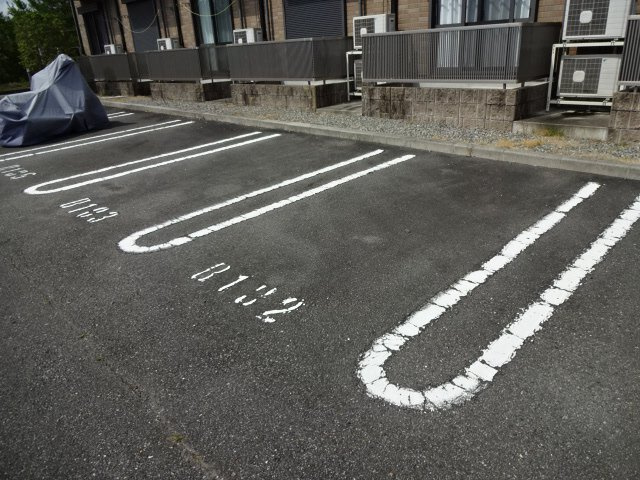 コンフォートテクノⅡの駐車場