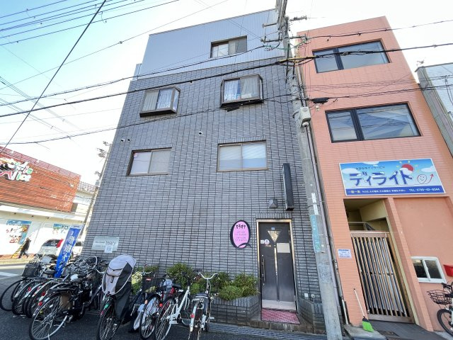 林ビルの外観