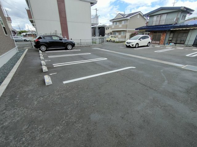 ブライハイドの駐車場