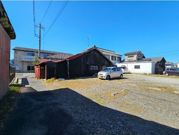 ライチェスの駐車場