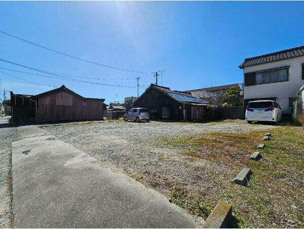 ライチェスの駐車場