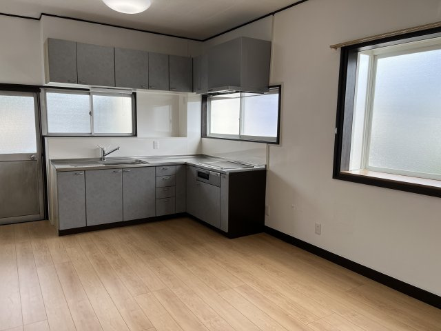 防府市桑山二丁目店舗兼住宅のキッチン