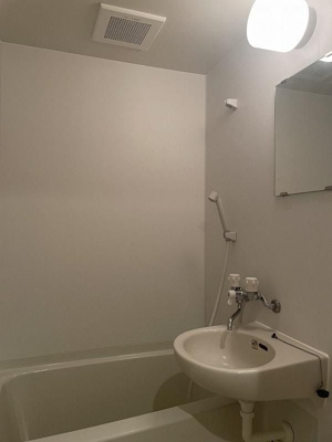 【浴室】 | ベネフィスタウン六本松Ⅴ | 別号室の写真になります。現況優先。