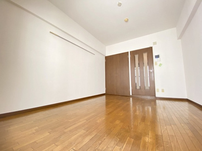 【洋室】 | キャンパスシティ箱崎 | 別号室の写真になります。現況優先。