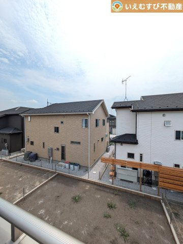 BLOOMING GARDEN　太田市亀岡町の展望|高い建物が無く開放感のある展望
バルコニーからの展望も開けていて閑静な住宅地が望めます。日当りも良いですね♪