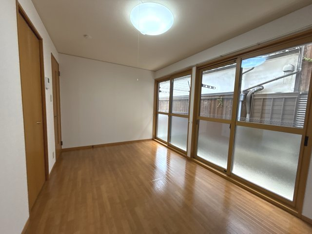 ホワイトへロンの居間・リビング