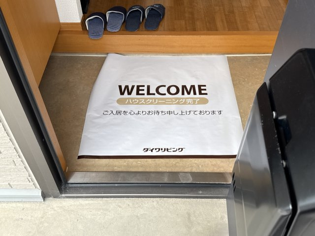 ホワイトへロンの玄関