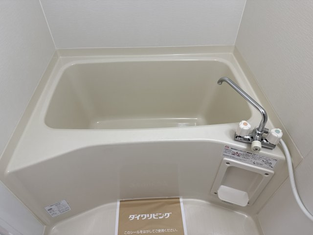 ホワイトへロンの浴室