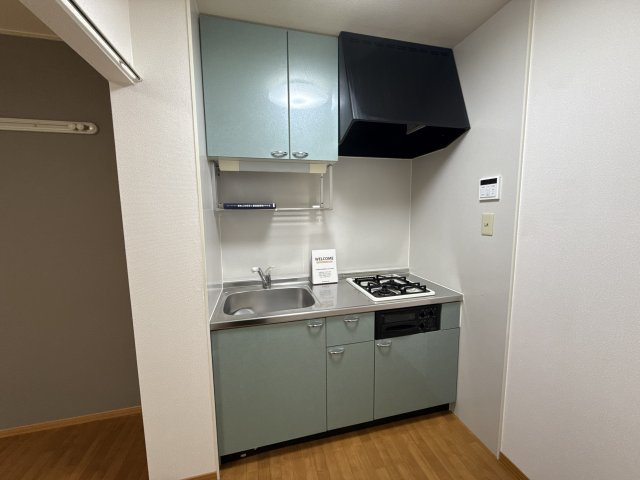 ホワイトへロンのキッチン