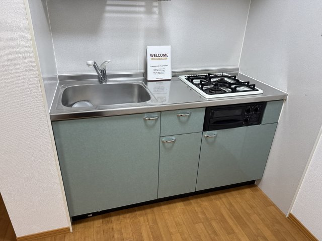 ホワイトへロンのキッチン