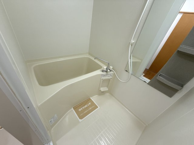 ホワイトへロンの浴室