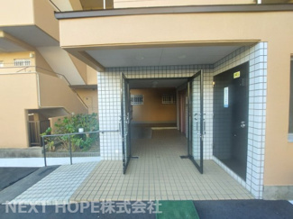 【エントランス】 | お掃除の行き届いたエントランスです♪