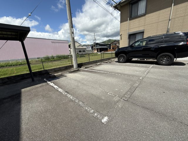 シャーメゾン堂本Ｂの駐車場