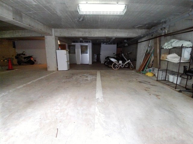 岡本ビラの駐車場