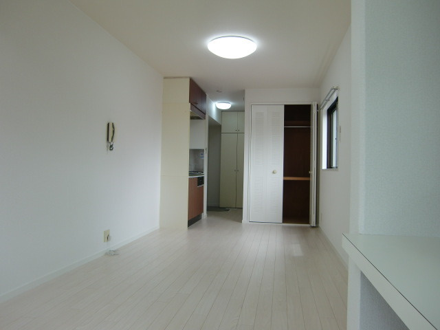 ワコーレ篠原中町の洋室