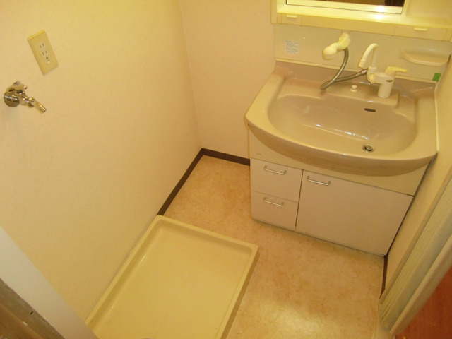 フォルム高羽の洗面所|室内洗濯パン