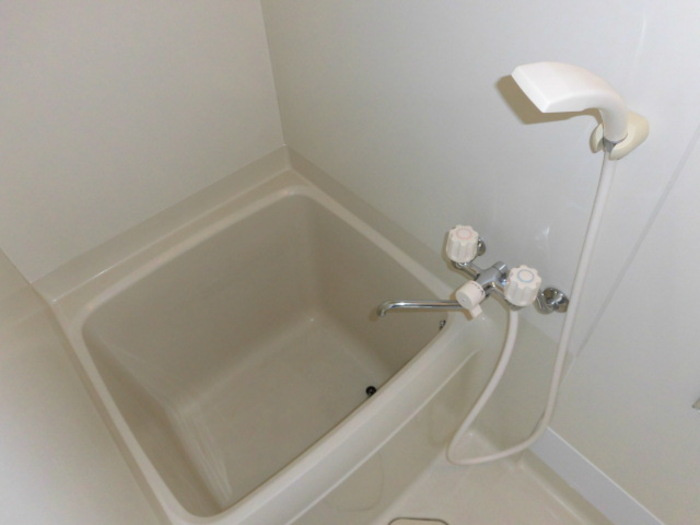 ホーミー前田の浴室
