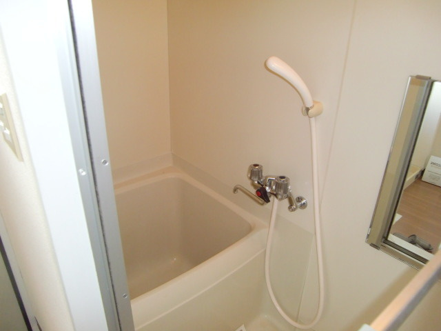 ホーミー前田の浴室