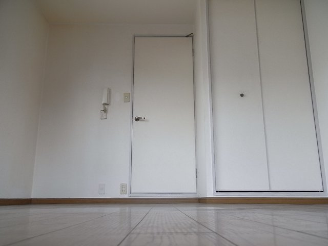 ルミエールUOZAKIの居間・リビング