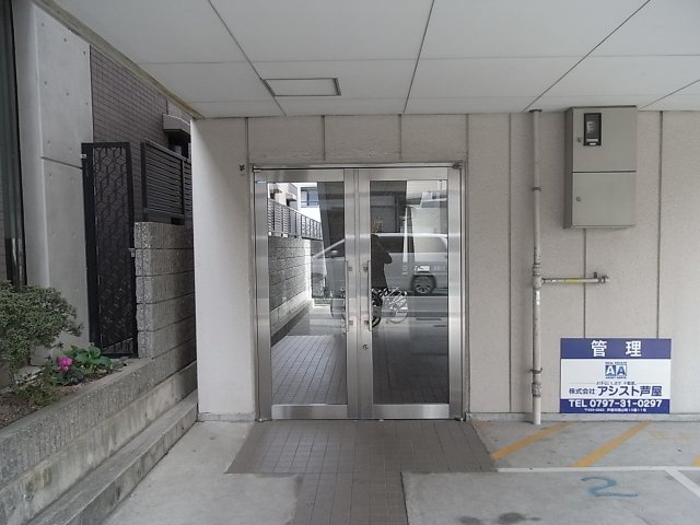 ルミエールUOZAKIのエントランス