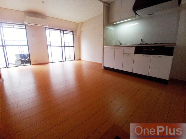 甲南六甲ハイムの居間・リビング