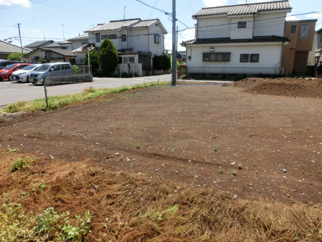 川越市府川　売地の前面道路含む現地写真