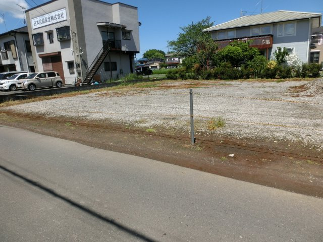 川越市府川　売地の前面道路含む現地写真
