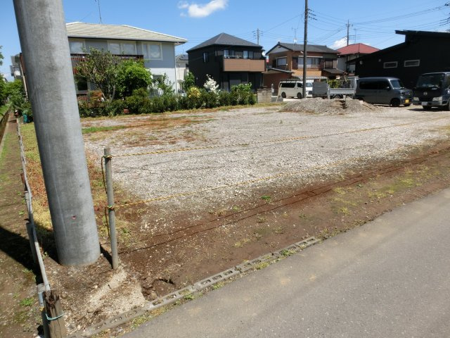 川越市府川　売地の前面道路含む現地写真
