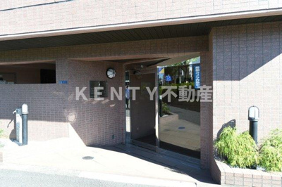 【エントランス】 | ロイヤルガーデン千鳥町 | 清潔なエントランスです