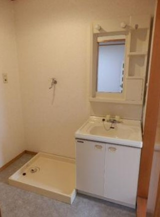 西沖ハイツ２の洗面所