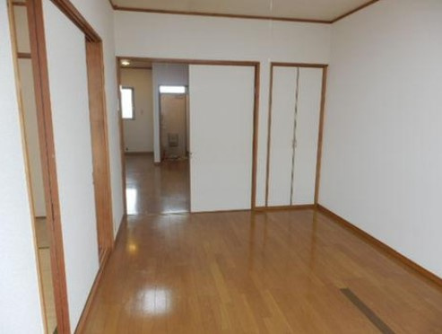 西沖ハイツ２の洋室