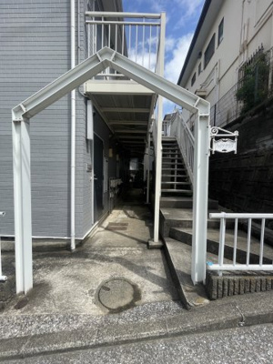 【エントランス】 | ハイツナリタ