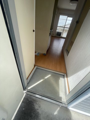 【玄関】 | ハイツナリタ