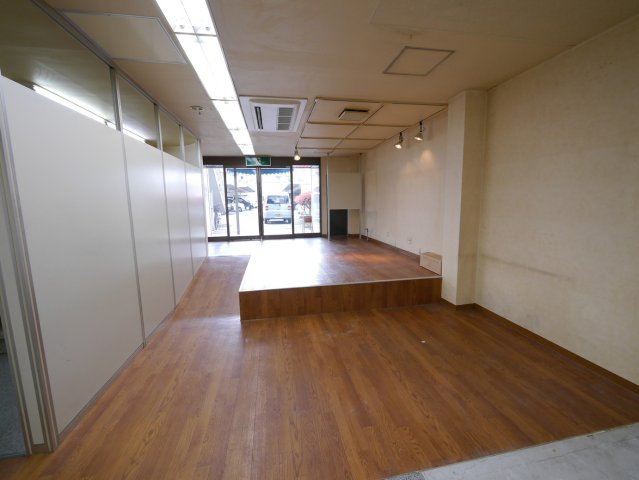 中央町1貸店舗の内装