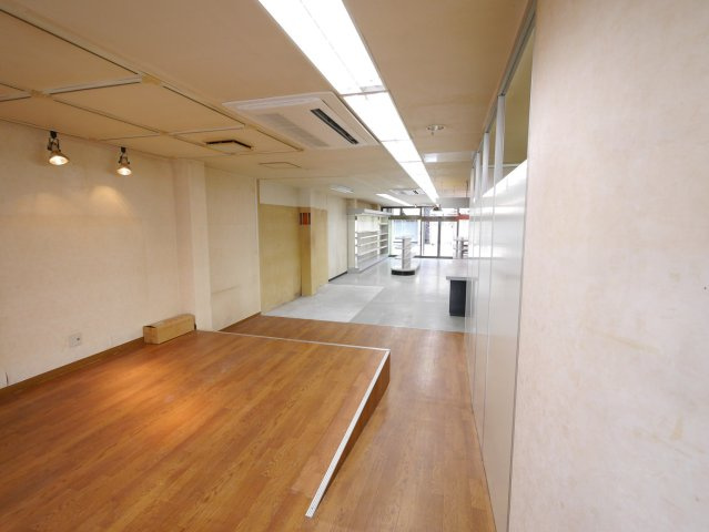 中央町1貸店舗の内装