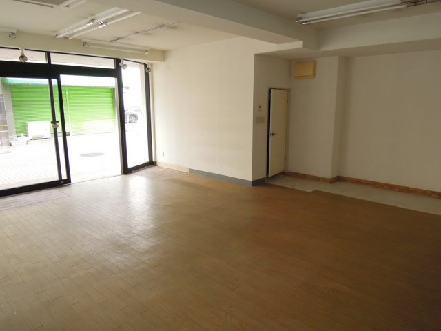 中央町2貸店舗の内装