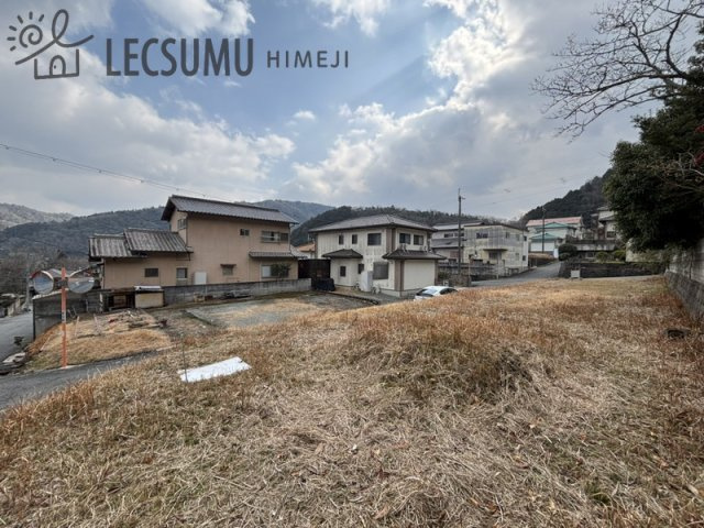 姫路市夢前町菅生澗／売土地の前面道路含む現地写真
