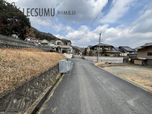 姫路市夢前町菅生澗／売土地の前面道路含む現地写真