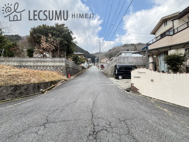 姫路市夢前町菅生澗／売土地の前面道路含む現地写真