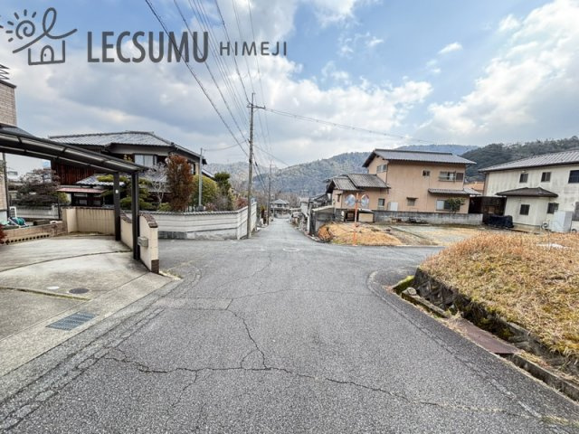 姫路市夢前町菅生澗／売土地の前面道路含む現地写真