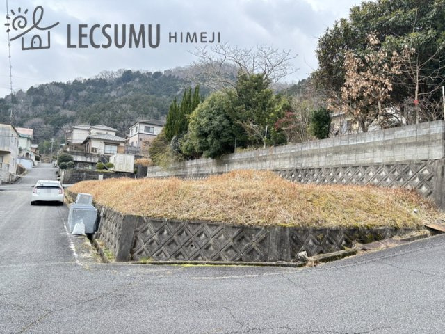 姫路市夢前町菅生澗／売土地の前面道路含む現地写真